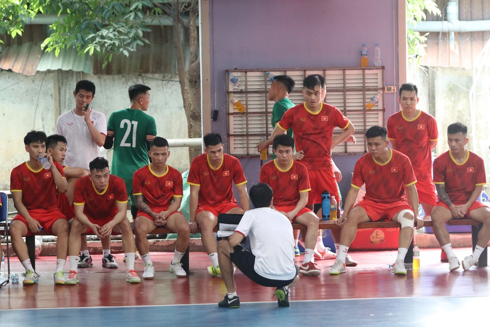 Đội tuyển futsal Việt Nam hướng đến tấm vé dự châu Á trước khi chuyển sang SEA Games 31. Ảnh: HỮU THÀNH