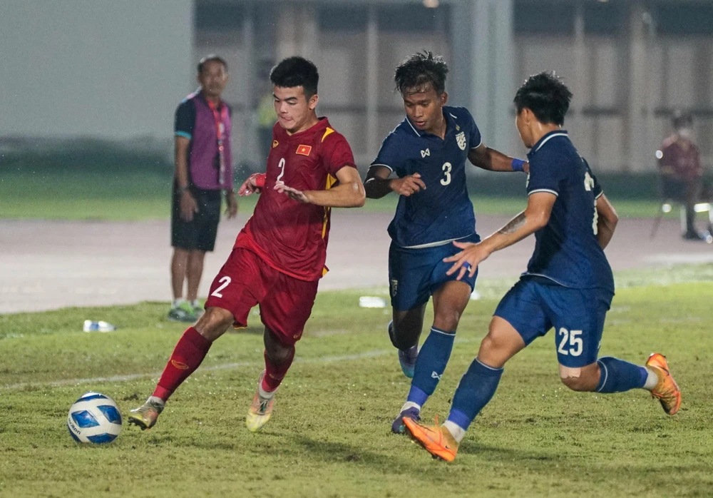 U19 Việt Nam "nắm tay" U19 Thái Lan vào bán kết Giải U19 Đông Nam Á 2022. ẢNH: PHAN HỒNG