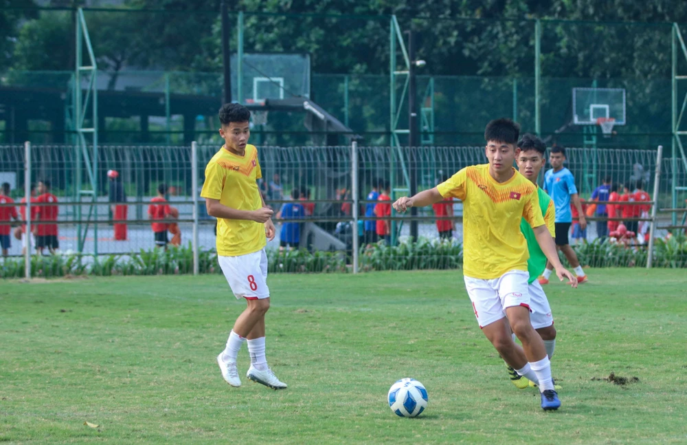 U19 Việt Nam quay trở lại sân tập sau trận đấu với U19 Thái Lan