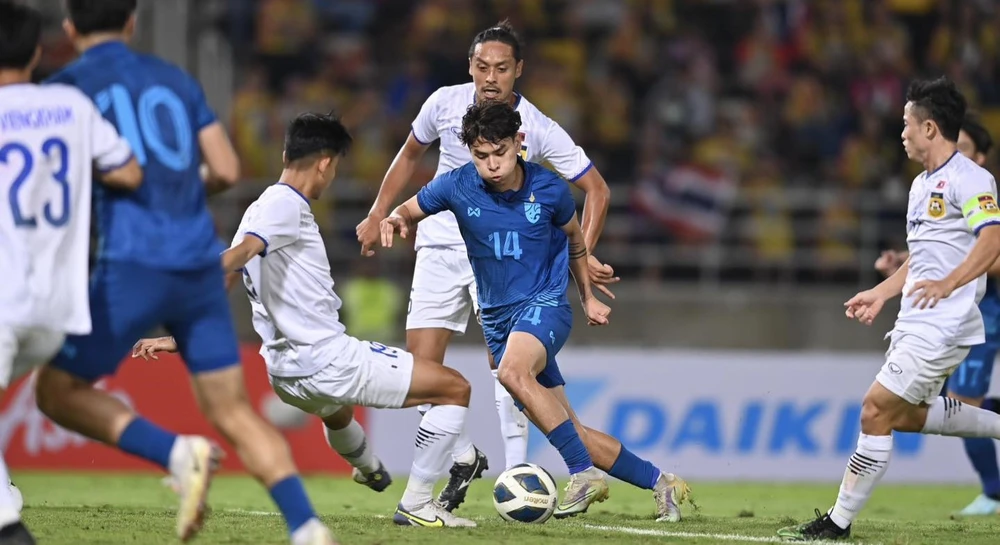 Lào bất ngờ thua đậm U23 Thái Lan 0-5 ở trận tái đấu. ẢNH: FAT