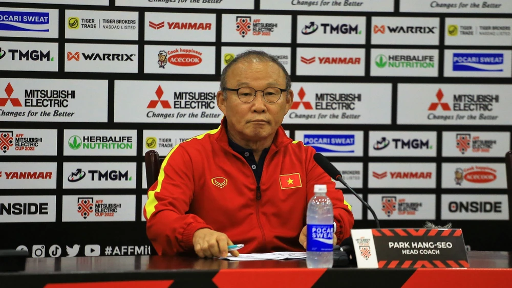 HLV Park Hang-seo sẽ cùng học trò đánh bại Indonesia để vào chung kết AFF Cup 2022? ẢNH: HỮU THÀNH