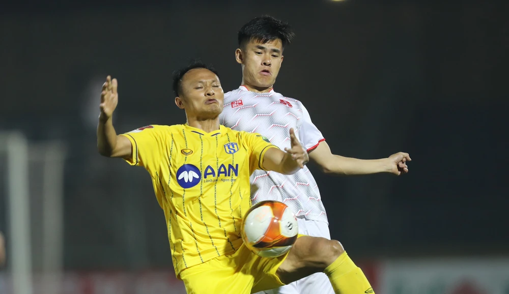 Trọng Hoàng cùng các đồng đội ở SLNA đã hòa 3 trận từ đầu V-League 2023. ẢNH: MINH HOÀNG 