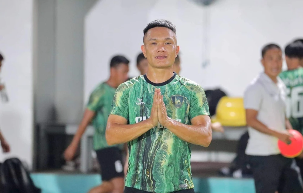 Cựu tuyển thủ Lê Quang Hùng được VFF trao cơ hội được trở lại với bóng đá chuyên nghiệp
