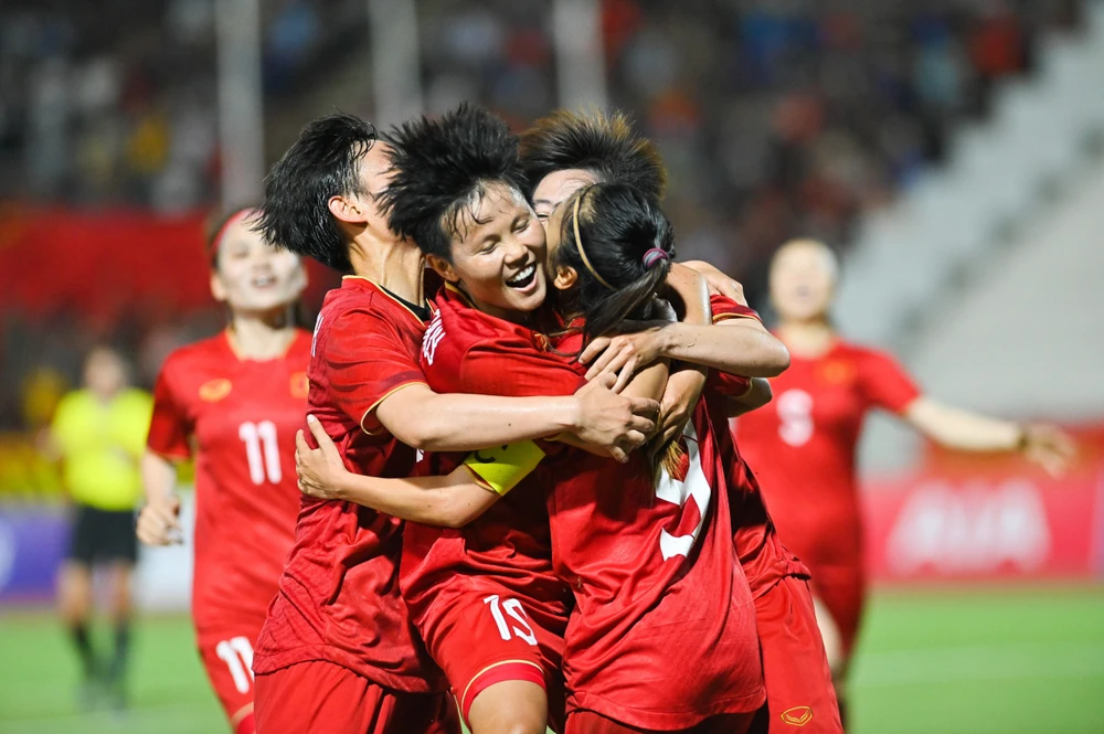 Đội tuyển nữ Việt Nam đã bảo vệ thành công tấm huy chương vàng SEA Games 32. ẢNH: DŨNG PHƯƠNG 