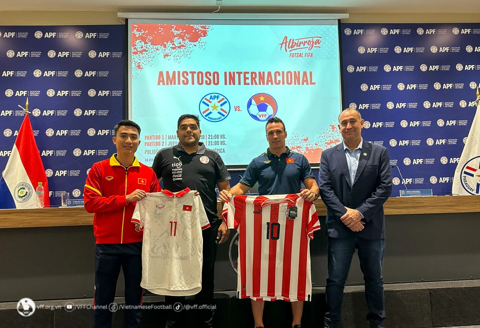 HLV Diego Giustozzi hạnh phúc khi đội tuyển futsal Việt Nam có những trận giao hữu chất lượng như gặp Paraguay. 