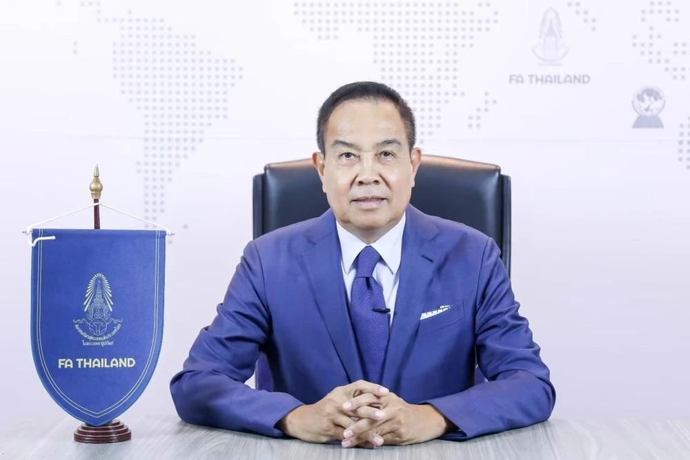 Chủ tịch FAT Somyot Poompanmoung 