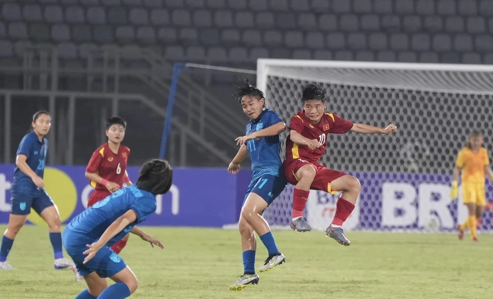 U19 nữ Việt Nam nhận thất bại đáng tiếc trước U19 nữ Thái Lan ở trận chung kết.