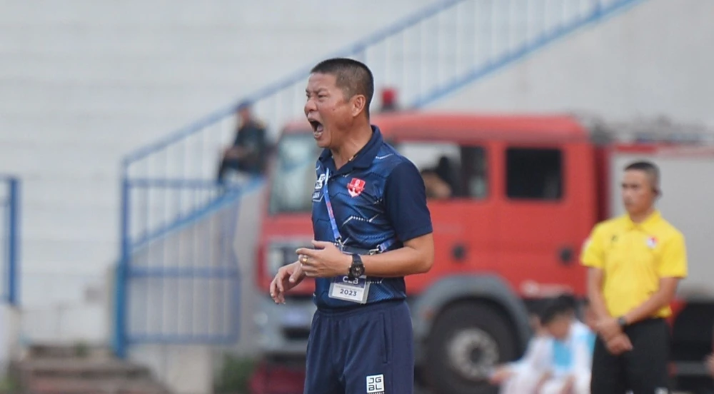 HLV Chu Đình Nghiêm có kinh nghiệm ở đấu trường AFC Cup. ẢNH: MINH HOÀNG 