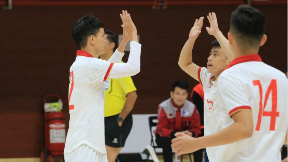 Niềm vui của các tuyển thủ Việt Nam khi sớm đoạt vé dự vòng chung kết Giải futsal châu Á 2024. 