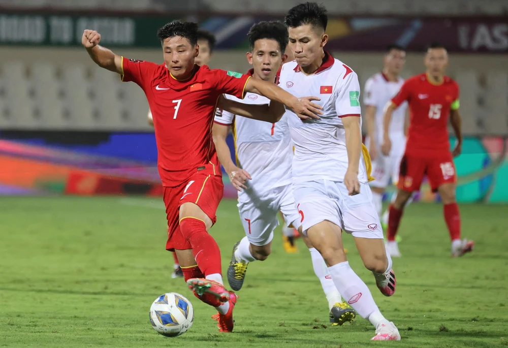 Trung vệ Thanh Bình có dịp tái đấu với ngôi sao bóng đá châu Á Wu Lei. 