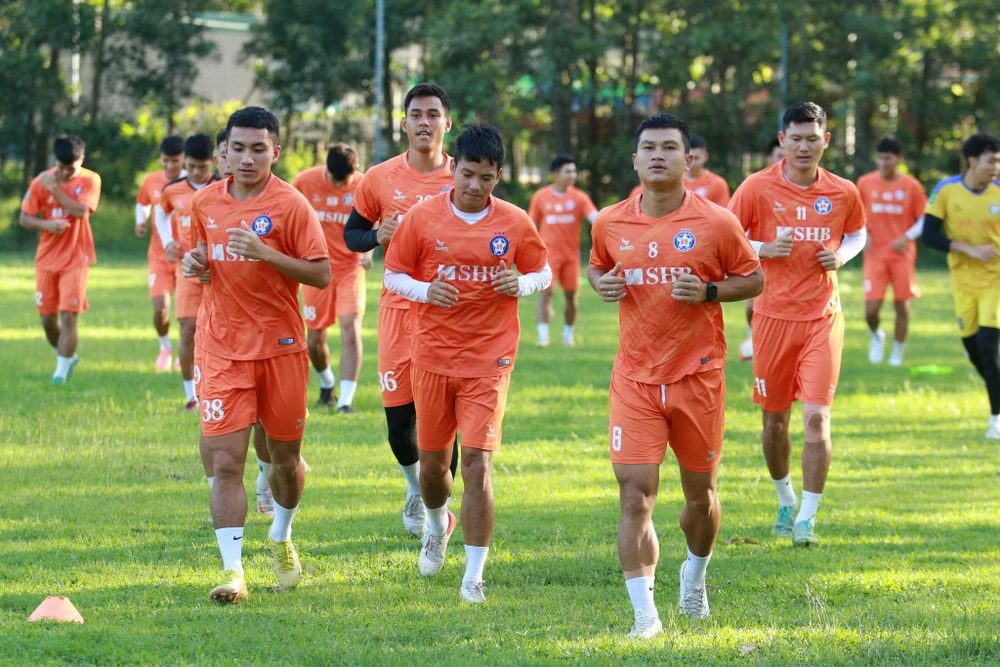 Đà Nẵng là ứng viên số 1 cho tấm vé thăng hạng V-League 2024-25. ẢNH: DUY NHỎ 