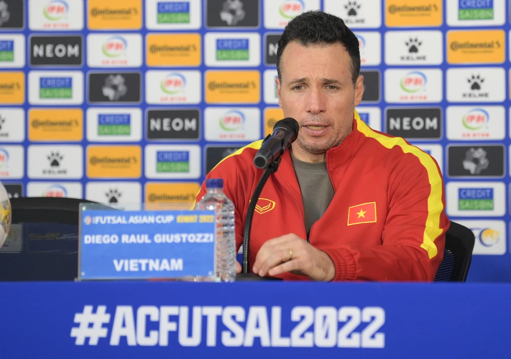 HLV Diego Giustozzi tự tin vào khả năng cạnh tranh vé dự Futsal World Cup 2024 của đội tuyển futsal Việt Nam. 