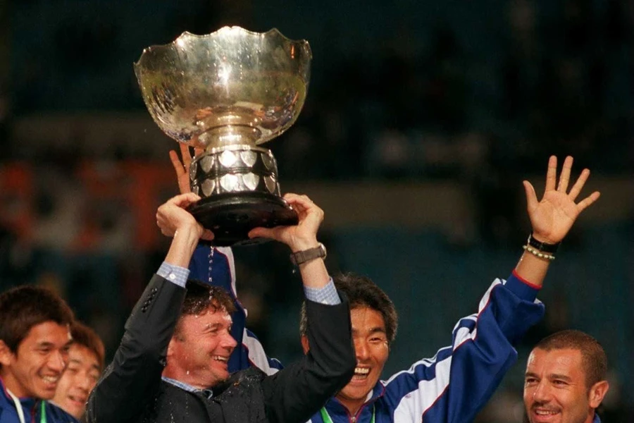 HLV Troussier từng đưa Nhật Bản vô địch Asian Cup 2000. 