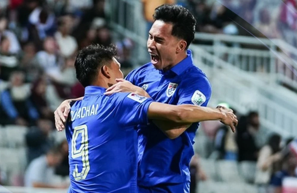 Niềm vui của các cầu thủ Thái Lan ở trận ra quân Asian Cup 2023. ẢNH: CHANGSUEK 
