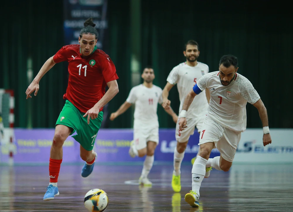 Hai đội tuyển futsal Morocco và Iran đã cống hiến cho người hâm mộ Việt Nam trận cầu hấp dẫn nhưng cũng căng thẳng. ẢNH: ANH TRẦN