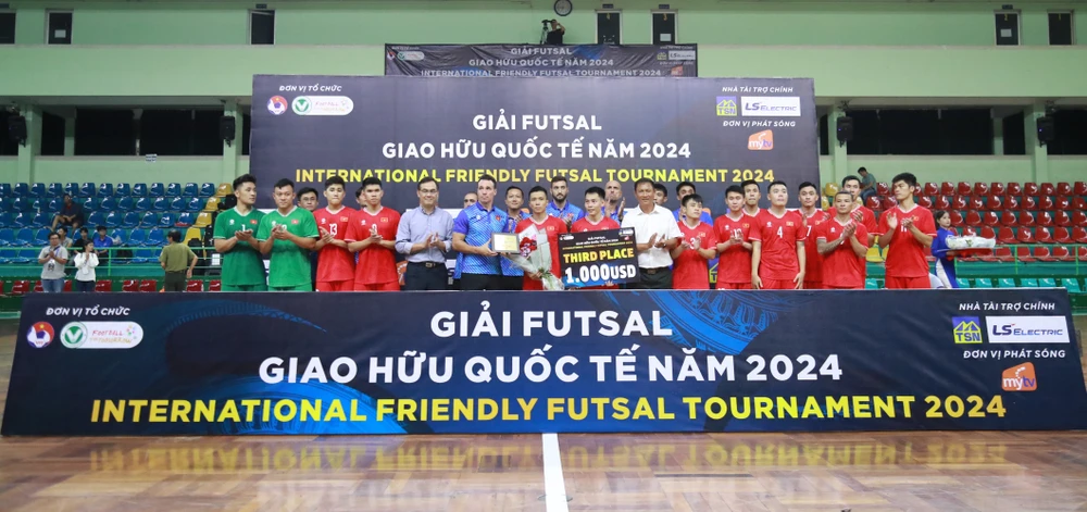 Đội tuyển futsal Việt Nam đứng hạng ba ở Giải futsal giao hữu quốc tế 2024. 