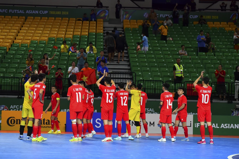Đội tuyển futsal Việt Nam nhận về những lời động viên từ người hâm mộ sau thất bại ở trận tứ kết. ẢNH: AFC 