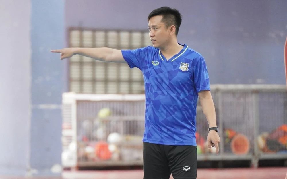 Cựu tuyển thủ Trần Văn Vũ được bổ nhiệm làm trợ lý HLV tại đội tuyển Futsal nữ Việt Nam. ẢNH: ANH TRẦN