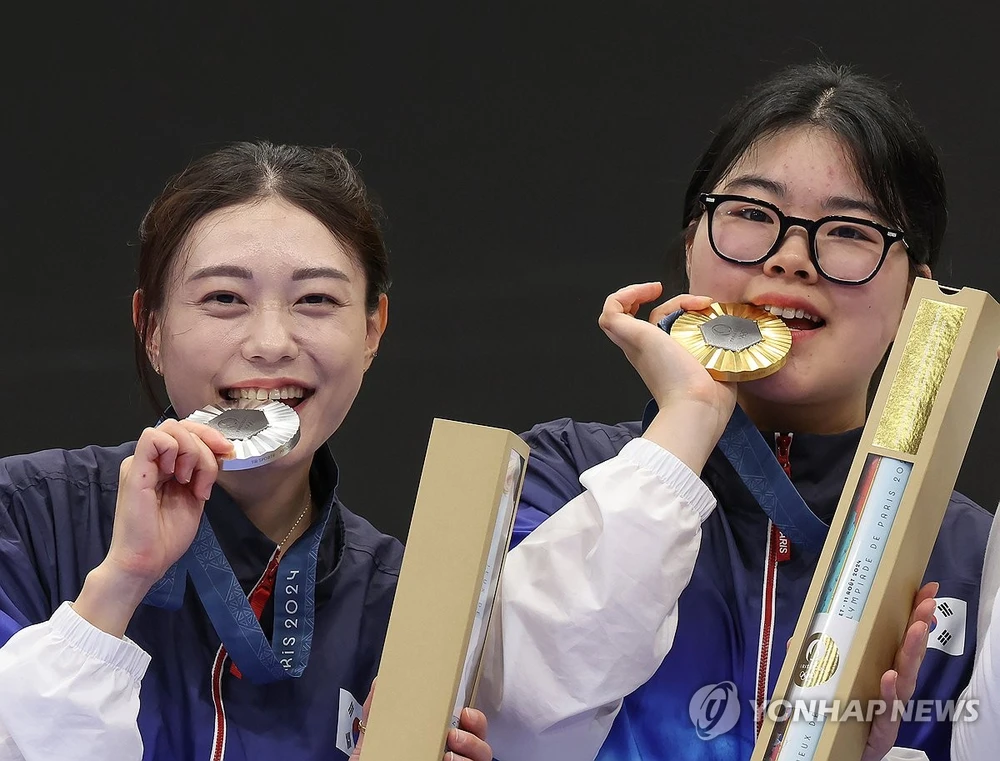 Olympic Paris 2024: Xạ thủ tuổi teen Hàn Quốc Oh Ye-jin giành HC vàng- Ảnh 3.