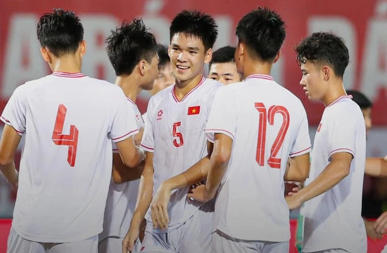 Niềm vui chiến thắng của U20 Việt Nam trước U20 Bangladesh. ẢNH: VFF 