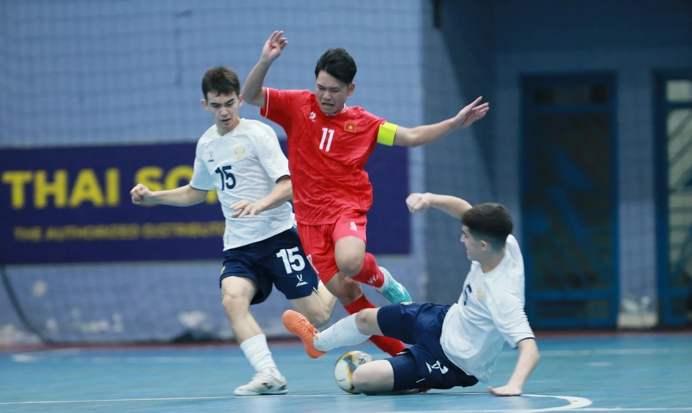 Đội tuyển futsal U19 Việt Nam cầm hòa U19 Nga trong trận giao hữu lượt về giữa hai đội. 