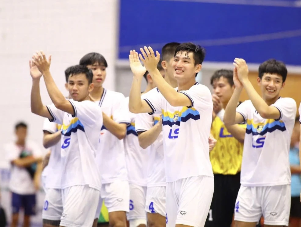 Niềm vui của các cầu thủ Thái Sơn Nam TPHCM khi vào chung kết Giải futsal quốc tế 2024 tổ chức tại Đại học Đồng Tháp. 