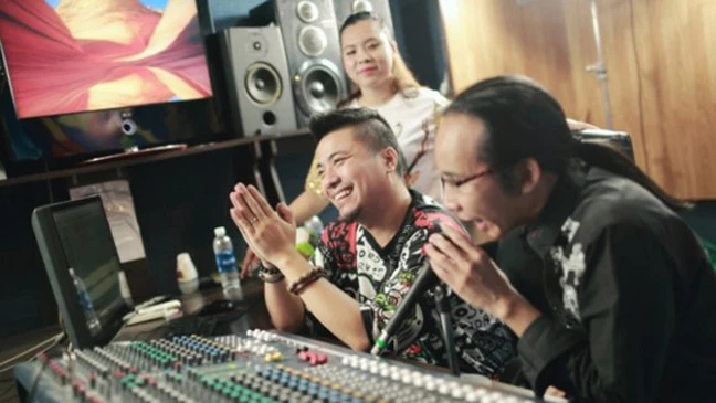 DJ Wang Trần (giữa), đạo diễn Huỳnh Phúc Thanh Nhân và nhạc sĩ Hà Chương