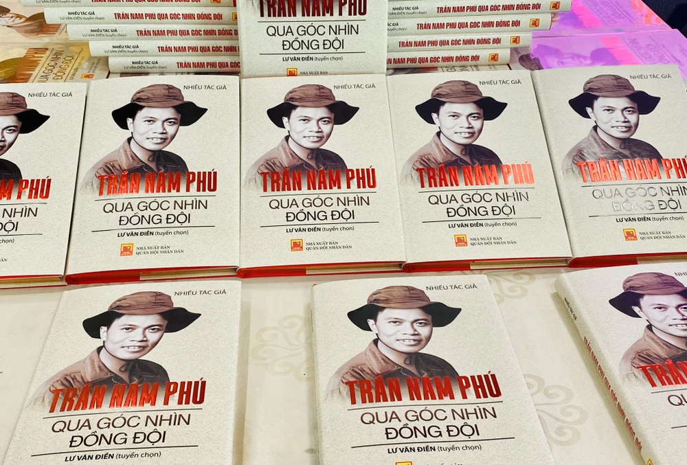 Ra mắt sách “Trần Nam Phú qua góc nhìn đồng đội” 