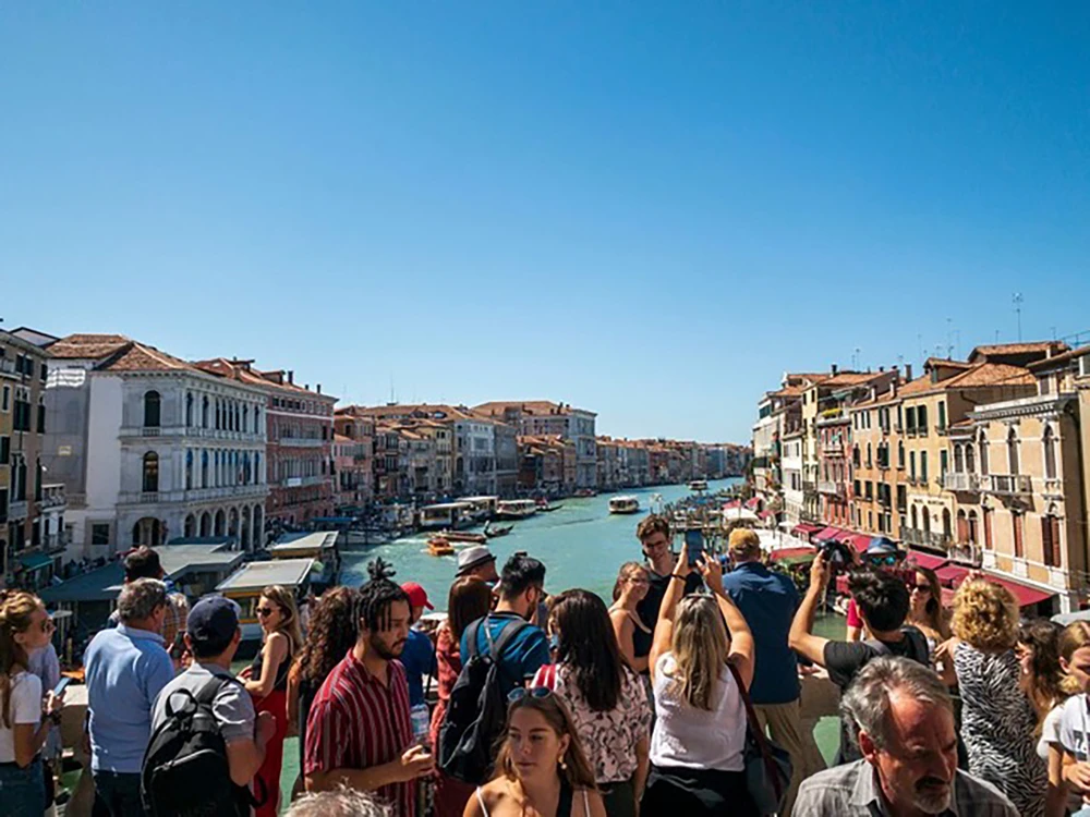 Thành phố Venice luôn đông đúc du khách 