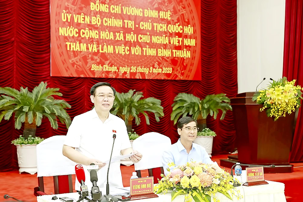 Chủ tịch Quốc hội Vương Đình Huệ phát biểu tại buổi làm việc với tỉnh Bình Thuận. Ảnh:TTXVN