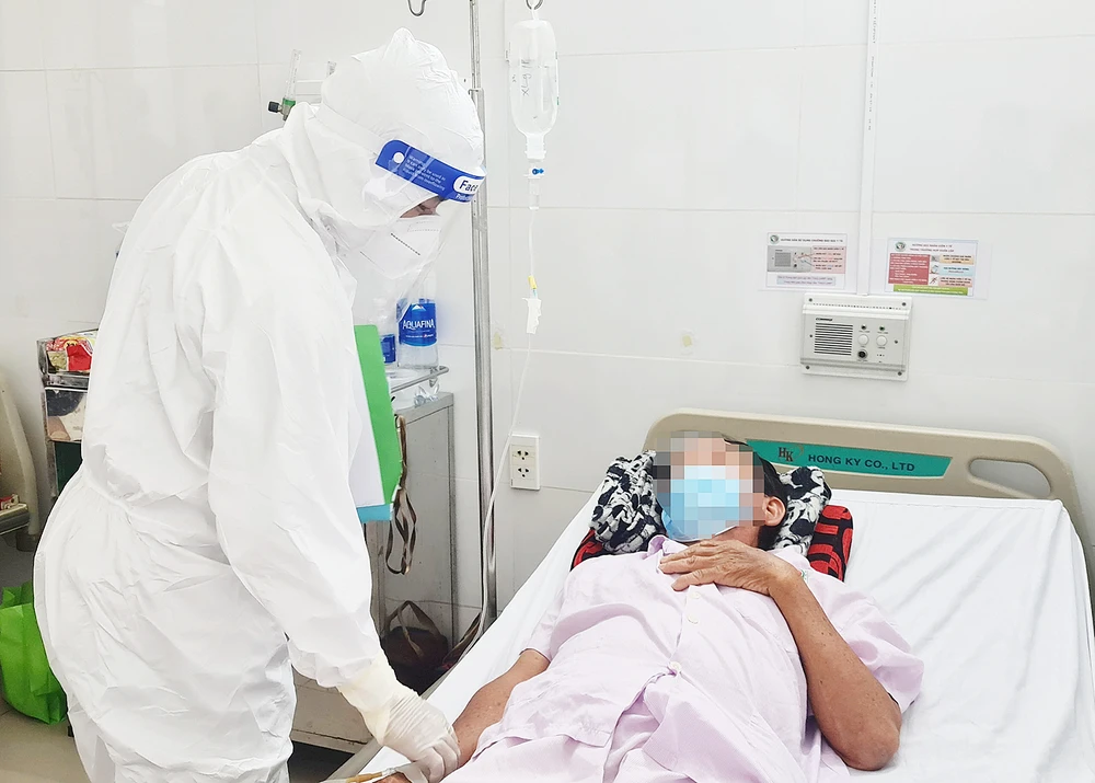 Một bệnh nhân mắc Covid-19 nặng đang điều trị tại Bệnh viện Chợ Rẫy