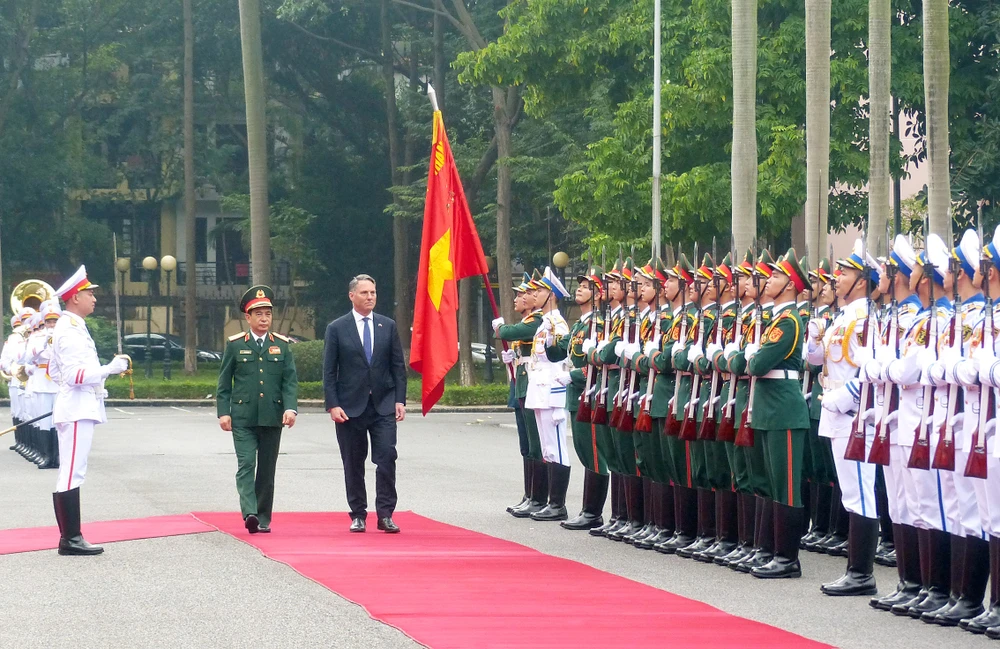 Từ ngày 24 đến ngày 25-11-2022, Phó Thủ tướng, Bộ trưởng Quốc phòng Australia Richard Donald Marles thăm chính thức Việt Nam. Ảnh: TRẦN LƯU