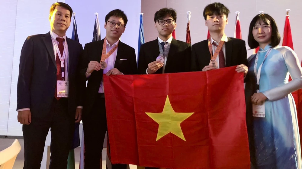 Đội tuyển Việt Nam tham dự Olympic Sinh học quốc tế 2023