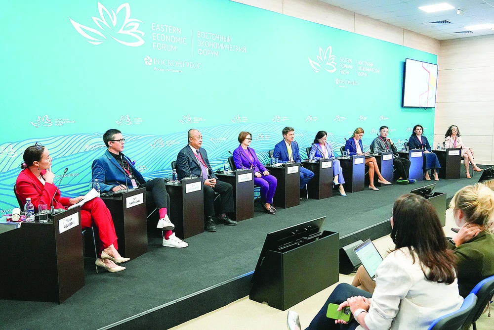 Các đại biểu tham dự Diễn đàn Kinh tế phương Đông lần thứ 8 (EEF 2023). Ảnh: TTXVN