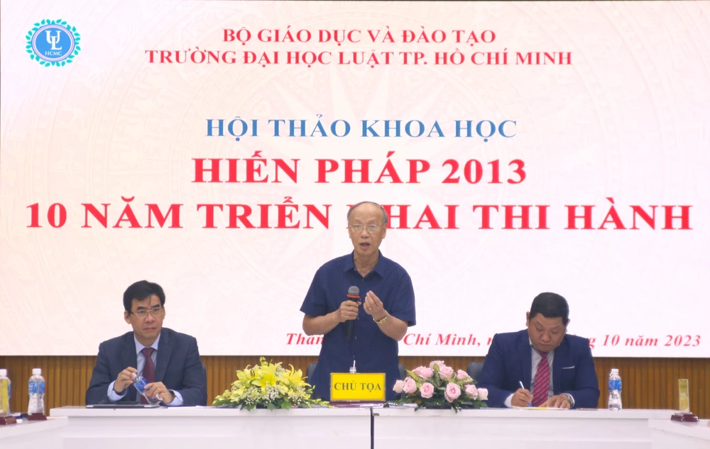 PGS. TS Trần Ngọc Đường, nguyên Phó Chủ nhiệm Văn phòng Quốc hội, thành viên thường trực Ban Biên tập dự thảo sửa đổi Hiến pháp 1992 (Hiến pháp 2013) phát biểu