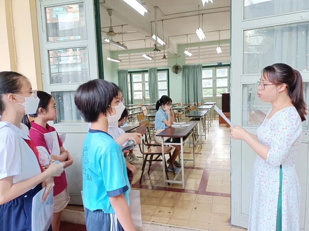 Học sinh chuẩn bị thi khảo sát năng lực vào lớp 6 Trường THPT chuyên Trần Đại Nghĩa (quận 1) năm học 2023-2024