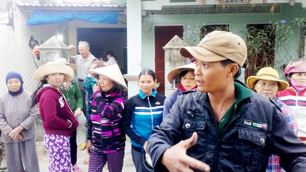 Người dân thôn Bình Lâm tiếp tục đòi kéo lên trụ sở thôn, xã để tố cáo sự việc và yêu cầu xã giải trình