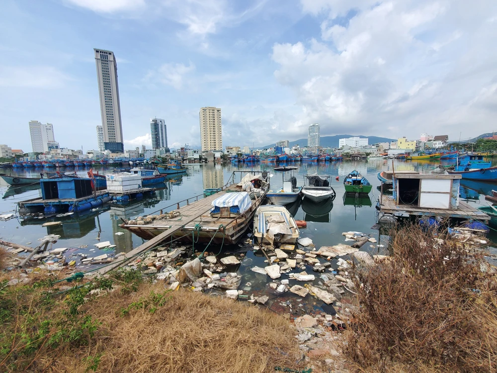 Rác thải cửa biển luồng cảng Quy Nhơn PV Báo SGGP ghi nhận trước đó
