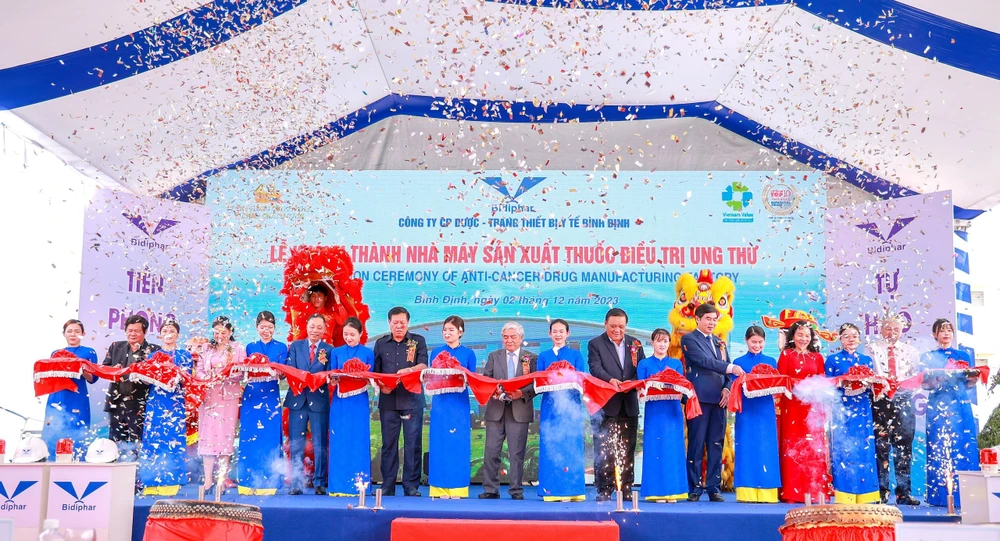 Lần đầu tiên, Việt Nam có nhà máy thuốc điều trị ung thư
