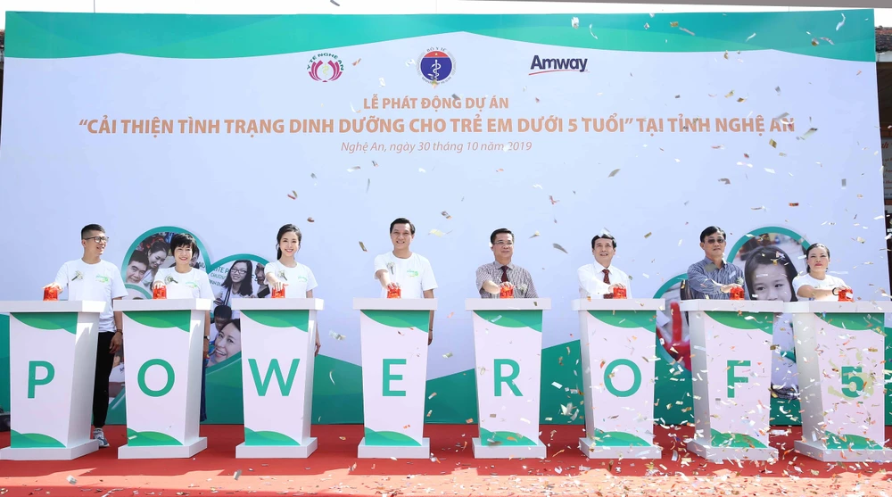 Amway Việt Nam phối hợp với Sở Y tế Tỉnh Nghệ An tổ chức Lễ phát động Dự án "Cải thiện tình trạng dinh dưỡng cho trẻ em dưới 5 tuổi" tại Làng trẻ em SOS Vinh, Tp. Vinh, tỉnh Nghệ An
