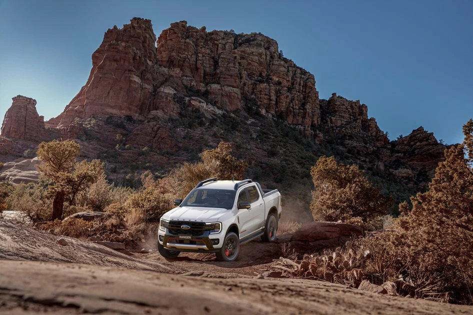 Ford Việt Nam ra mắt hai phiên bản sản phẩm mới Ranger Stormtrak và Everest Platinum