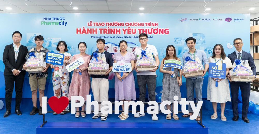 Pharmacity tặng quà sức khỏe trị giá 10 triệu đồng cho các mẹ bầu