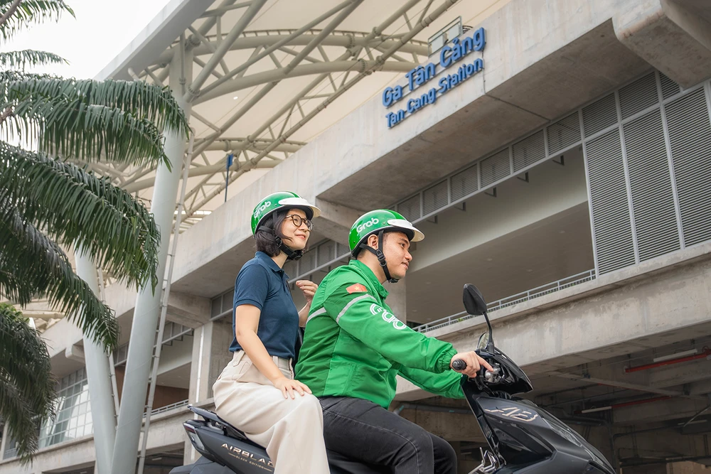 Grab tung ưu đãi, kết nối người dân với Metro số 1