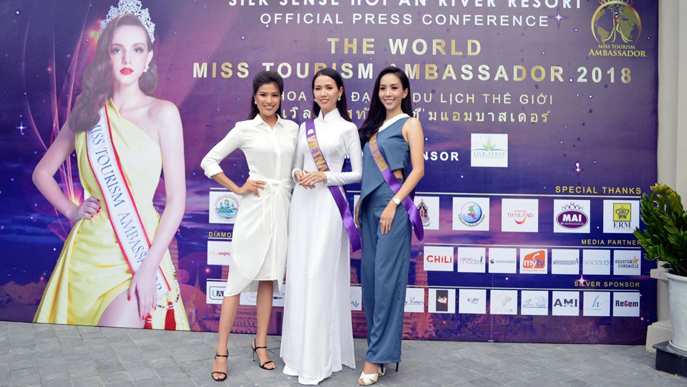 Người đẹp Phan Thị Mơ là gương mặt đại diện Việt Nam tham dự cuộc thi này
