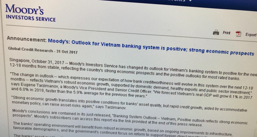 Moody’s vừa nâng mức đánh giá triển vọng của hệ thống ngân hàng Việt Nam từ “ổn định” lên “tích cực”