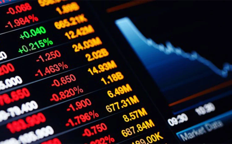 Nhà đầu tư ‘miệt mài’ cắt lỗ, VN Index tiếp tục ‘dò đáy’