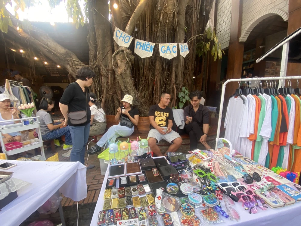 “Chợ phiên Gác-baga” là nơi tụ họp của các bạn trẻ khởi nghiệp bằng những sản phẩm thủ công độc đáo, thân thiện với môi trường