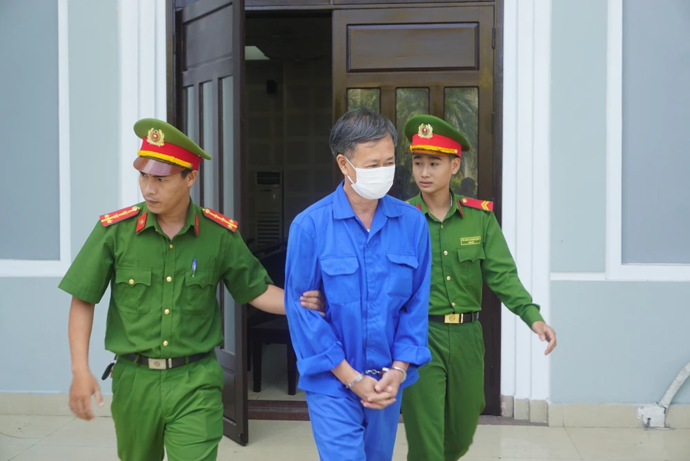 Bị cáo Tôn Thất Thạnh bị tuyên án 11 năm tù về tội "Tham ô tài sản"