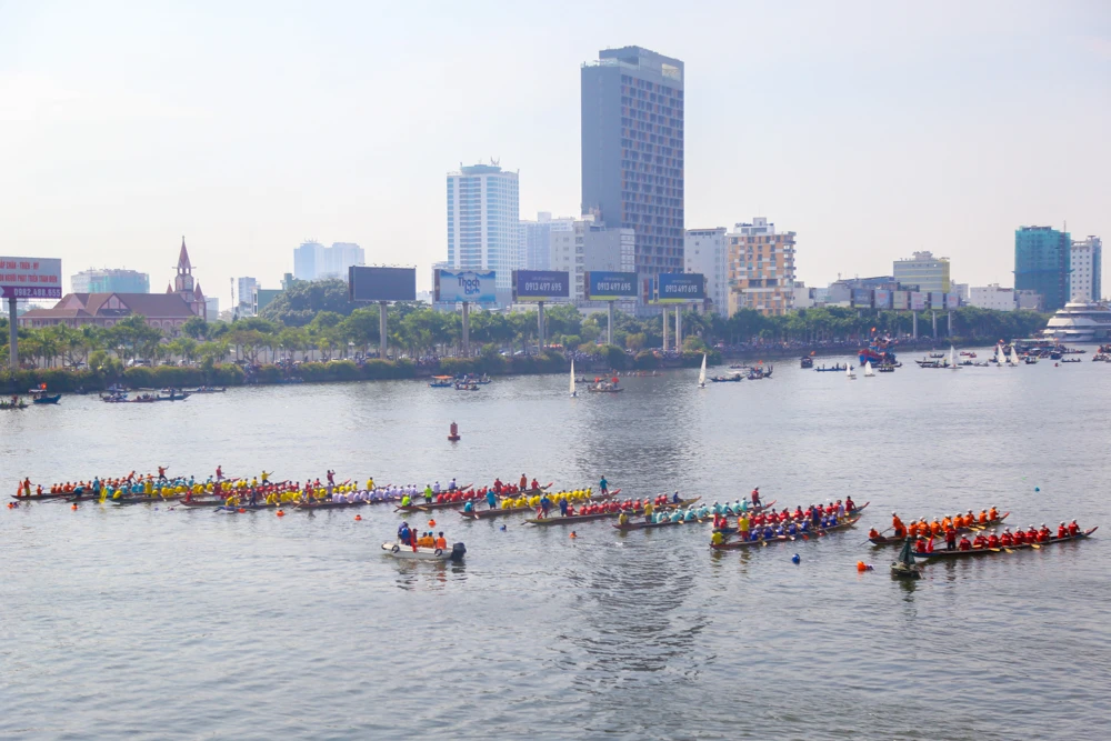 Giải đua thuyền truyền thống TP Đà Nẵng chính thức trở lại sau nhiều năm tạm dừng