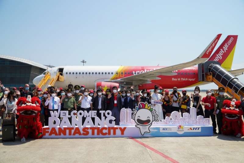 峴港迎接國際航班。